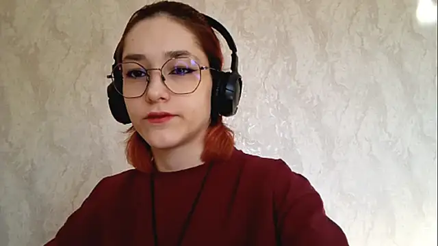 Snapshot of LinaWatter chatting on 12.14.25 LinaWatter online show from 12.14.25