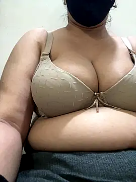 Snapshot of sexy_dhara chatting on 12.02.25 sexy dhara online show from 12.02.25