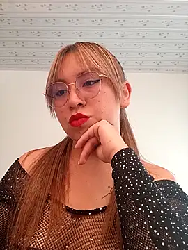 Snapshot of Megan_Lopez chatting on 12.16.25 Megan Lopez online show from 12.16.25