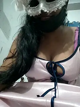 Snapshot of Lahari_23 chatting on 04.25.26 Lahari 23 online show from 04.25.26
