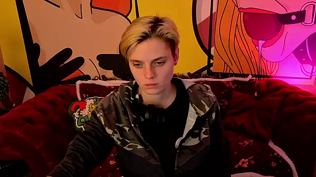 Snapshot of RoxyFlamee chatting on 12.15.25 RoxyFlamee online show from 12.15.25