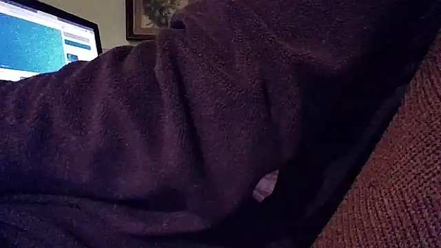 gatitachula93 online show from 12.17.25