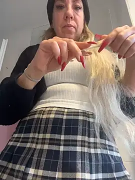 Snapshot of balkanmistress chatting on 12.14.25 balkanmistress online show from 12.14.25