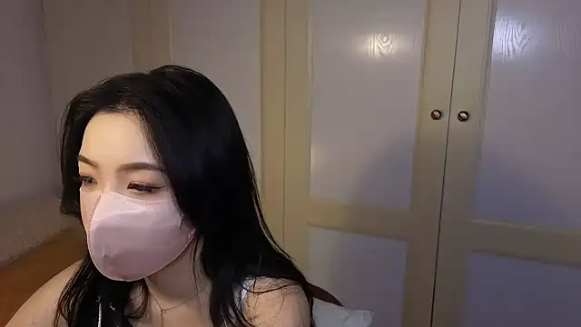 Snapshot of nayomi_34f chatting on 12.16.25 nayomi 34f online show from 12.16.25