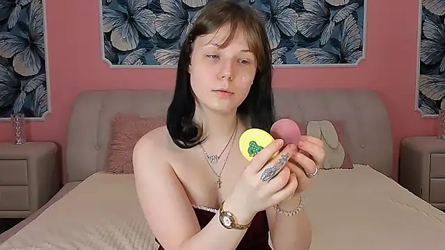 YONA WINK online show from 03.06.26