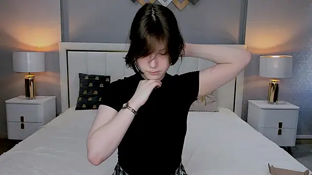 YONA WINK online show from 04.06.26