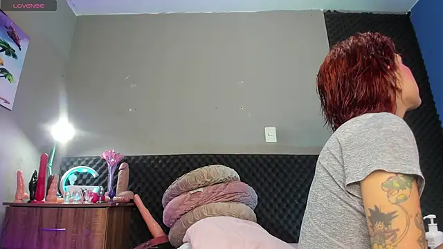 Snapshot of Shadia_Squirt chatting on 06.13.26 Shadia Squirt online show from 06.13.26