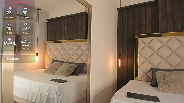 viiolet whitee online show from 04.04.26