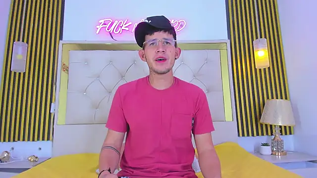 Snapshot of SteelAdonis_ chatting on 12.16.25 SteelAdonis online show from 12.16.25