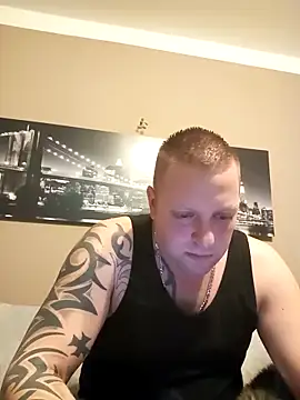 Snapshot of Chiemsee610 chatting on 12.17.25 Chiemsee610 online show from 12.17.25