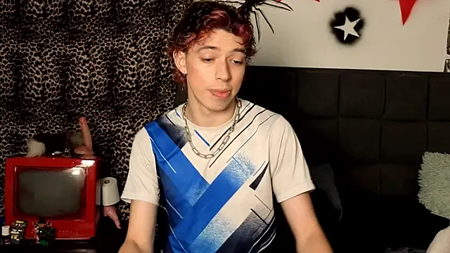 Snapshot of Otter_Starr chatting on 12.16.25 Otter Starr online show from 12.16.25