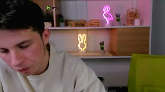 Snapshot of leo_valor chatting on 12.16.25 leo valor online show from 12.16.25