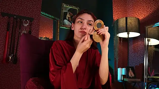 Roxa Lana online show from 05.17.26