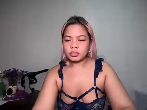 Snapshot of Tina_Slick chatting on 05.11.26 Tina Slick online show from 05.11.26