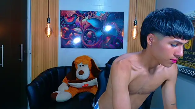 Snapshot of StormLuxX chatting on 12.15.25 StormLuxX online show from 12.15.25