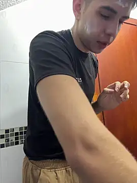 Snapshot of Johan_stick chatting on 12.02.25 Johan stick online show from 12.02.25