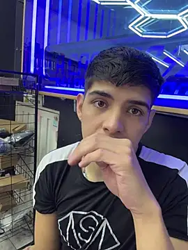 Snapshot of Johan_stick chatting on 12.05.25 Johan stick online show from 12.05.25