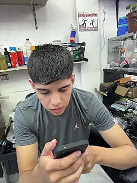 Snapshot of Johan_stick chatting on 12.16.25 Johan stick online show from 12.16.25