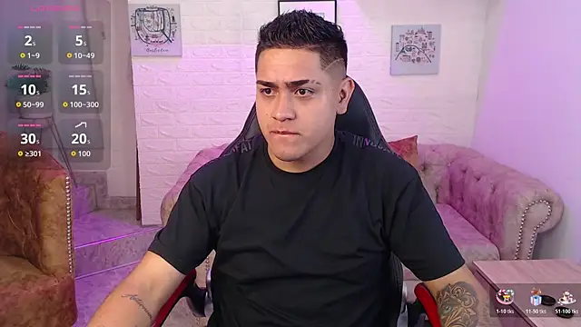 Snapshot of aroon_12 chatting on 12.16.25 aroon 12 online show from 12.16.25