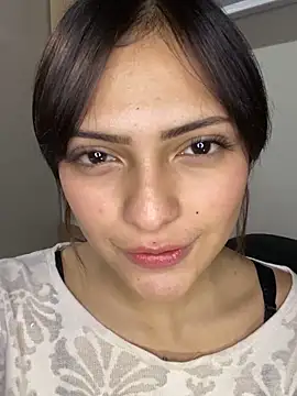 MiaLuxx  online show from 12.02.25