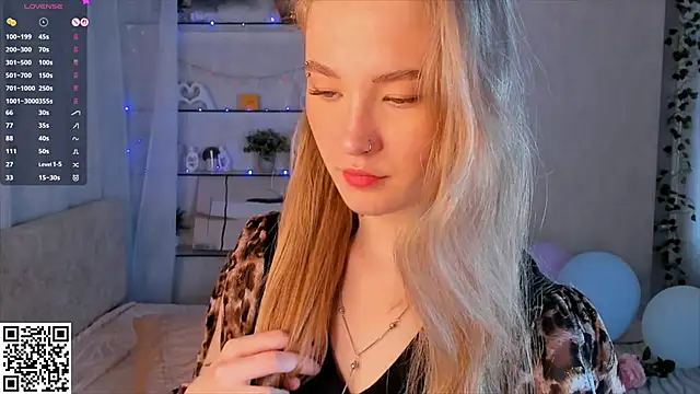 Snapshot of MaireLanda chatting on 06.16.26 MaireLanda online show from 06.16.26