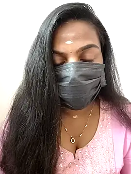 Snapshot of Tamil_Shara chatting on 12.16.25 Tamil Shara online show from 12.16.25