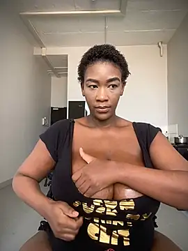 Snapshot of GiantClithpee chatting on 02.28.25 GiantClithpee online show from 02.28.25