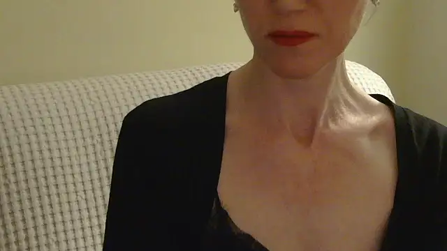 Snapshot of AuroraAG chatting on 04.19.26 AuroraAG online show from 04.19.26