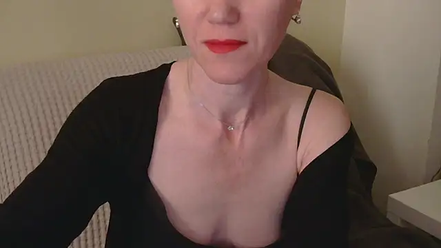 Snapshot of AuroraAG chatting on 04.22.26 AuroraAG online show from 04.22.26