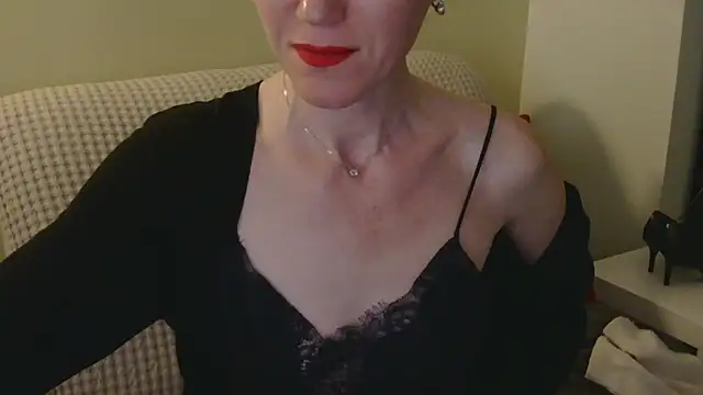 Snapshot of AuroraAG chatting on 04.25.26 AuroraAG online show from 04.25.26