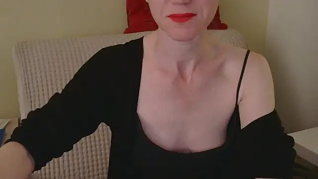 Snapshot of AuroraAG chatting on 05.20.26 AuroraAG online show from 05.20.26