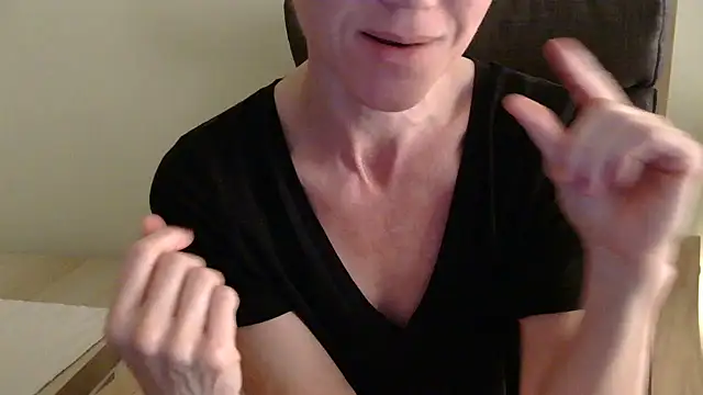 Snapshot of AuroraAG chatting on 05.25.26 AuroraAG online show from 05.25.26