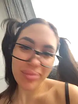 SiennaLuxexx online show from 03.31.26