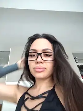 SiennaLuxexx online show from 04.18.26