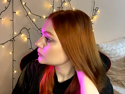 Snapshot of Ungoliant_Kiss chatting on 12.05.25 Ungoliant Kiss online show from 12.05.25