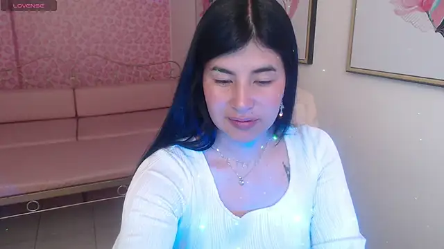 Snapshot of Nina_harpper_ chatting on 12.14.25 Nina harpper online show from 12.14.25