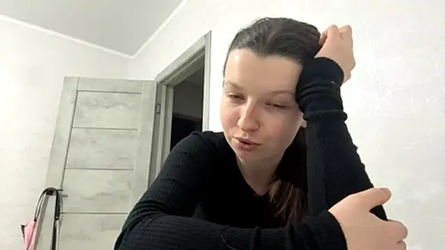 Snapshot of EllieBerrie chatting on 12.05.25 EllieBerrie online show from 12.05.25