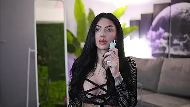 Ivy Trix online show from 04.02.26