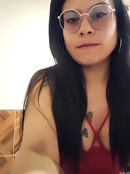 Snapshot of Laura_Daza1 chatting on 12.02.25 Laura Daza1 online show from 12.02.25