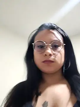 Snapshot of Laura_Daza1 chatting on 12.03.25 Laura Daza1 online show from 12.03.25