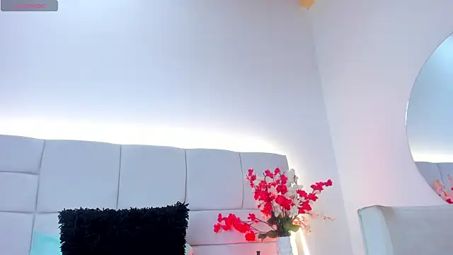 MajoLinares online show from 04.06.26