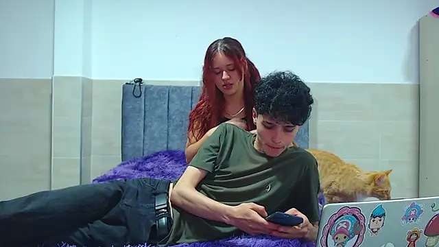 Snapshot of hottie_couplee chatting on 12.03.25 hottie couplee online show from 12.03.25