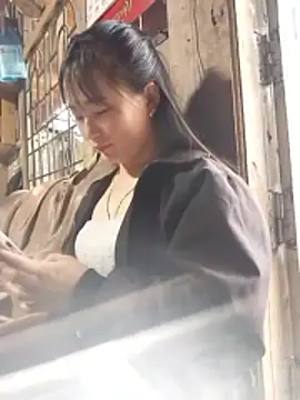 Snapshot of Maiphu34 chatting on 05.18.26 Maiphu34 online show from 05.18.26