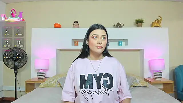 Snapshot of AnikaRomanoff_ chatting on 12.15.25 AnikaRomanoff online show from 12.15.25