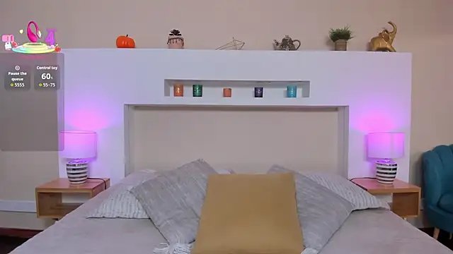 AnikaRomanoff  online show from 12.22.25