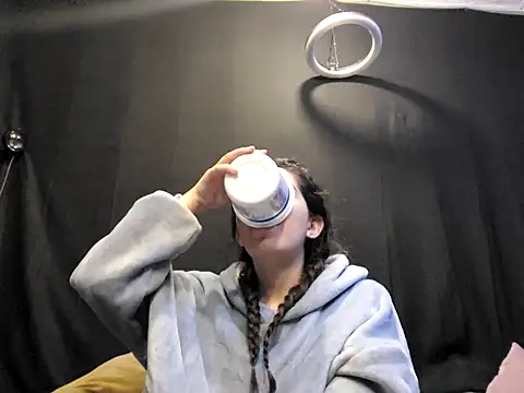 Snapshot of NatyMia chatting on 12.15.25 NatyMia online show from 12.15.25