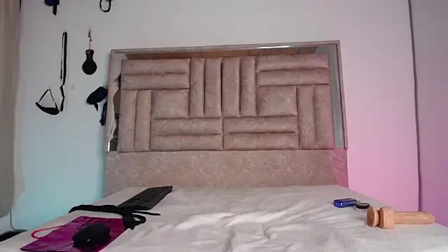 Alexamoonx online show from 12.16.25