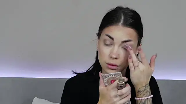 RachaelMils online show from 12.23.25