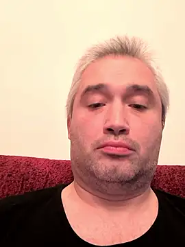 Snapshot of Olomoucak1982 chatting on 12.04.25 Olomoucak1982 online show from 12.04.25