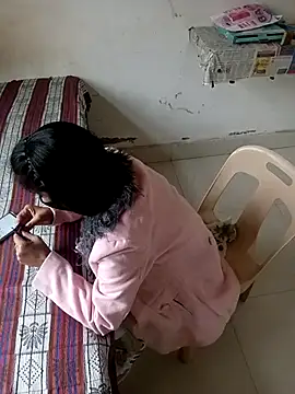 Snapshot of Kavya-collage chatting on 12.15.25 Kavya-collage online show from 12.15.25